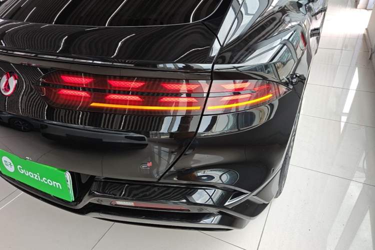 Used Denza Z9GT 2024 1100 Four-Wheel Drive Max Edition Right Rear Taillight