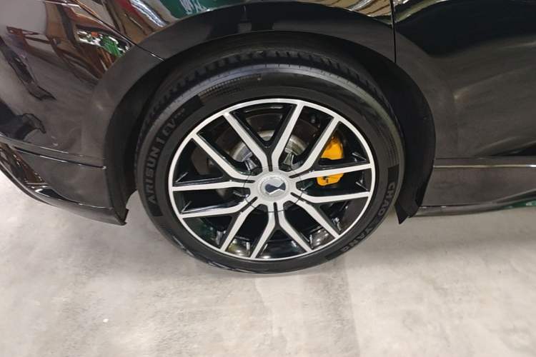 Used Denza Z9GT 2024 1100 Four-Wheel Drive Max Edition Right Rear Wheel Hub
