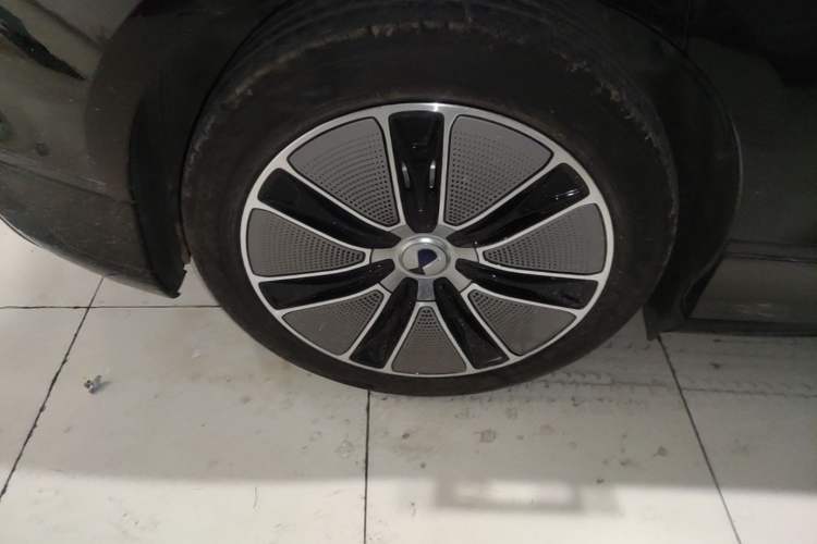 Used Denza Z9GT 2024 1100 Four-Wheel Drive Max Edition Right Rear Wheel Hub