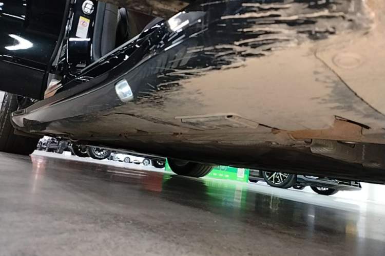 Used Denza Z9GT 2024 1100 Four-Wheel Drive Max Edition Right Side Sill