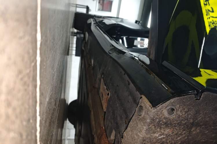 Used Denza Z9GT 2024 1100 Four-Wheel Drive Max Edition Right Side Sill