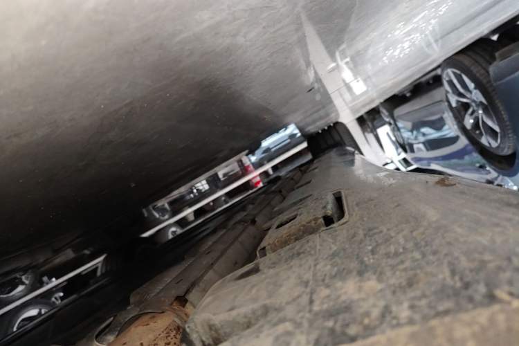 Used Denza Z9GT 2024 1100 Four-Wheel Drive Ultra Version Right Side Sill