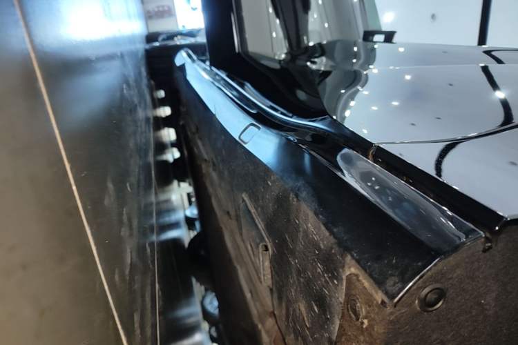 Used Denza Z9GT 2024 1100 Four-Wheel Drive Max Edition Right Side Sill