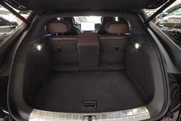 Used Denza Z9GT 2024 1100 4x4 Max First Edition Trunk