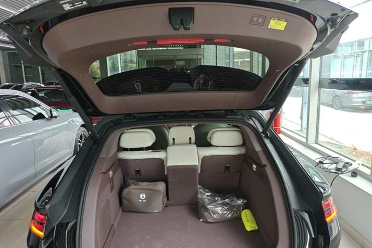 Used Denza Z9GT 2024 1100 Four-Wheel Drive Max Edition Trunk