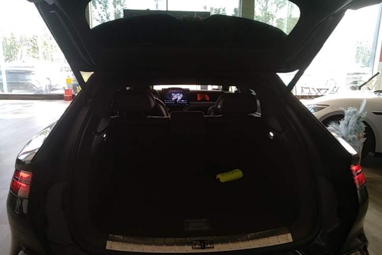 Used Denza Z9GT 2024 1100 4x4 Max First Edition Trunk