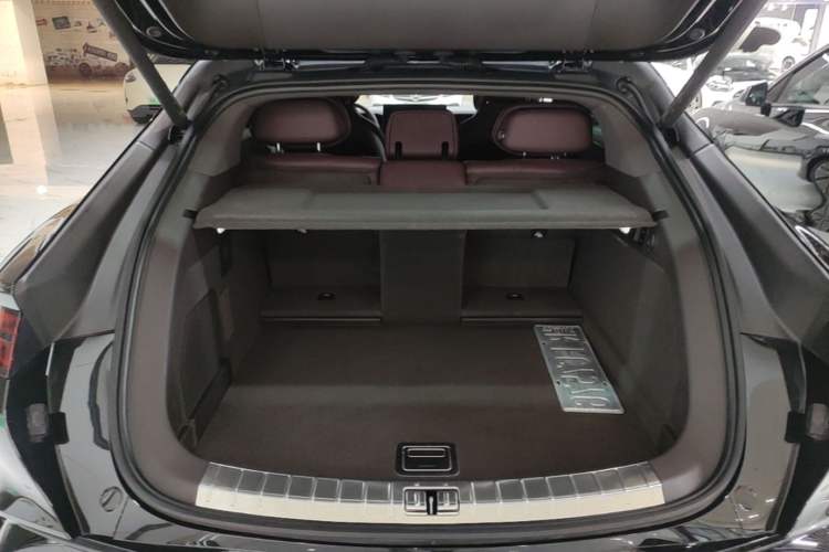 Used Denza Z9GT 2024 1100 4x4 Max First Edition Trunk