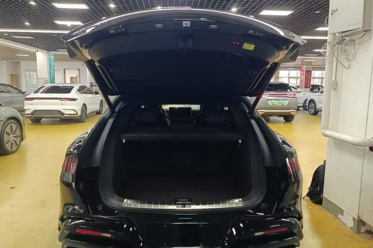 Used Denza Z9GT 2024 1100 Four-Wheel Drive Max Edition Trunk