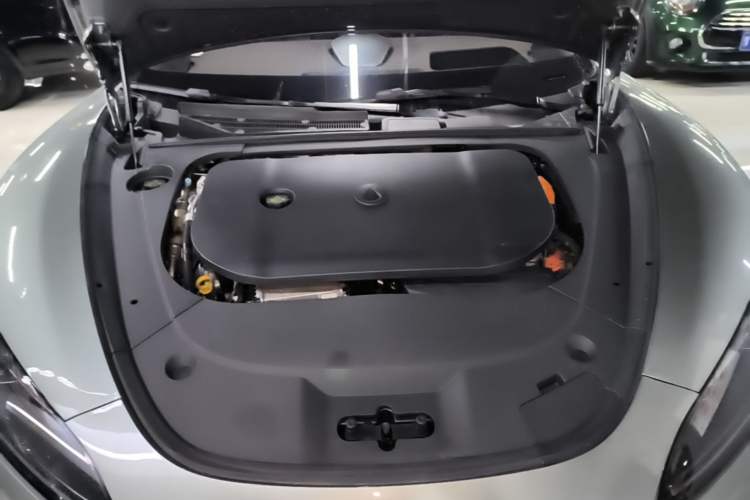 Used Denza Z9GT 2024 1100 Four-Wheel Drive Max Edition Engine Bay