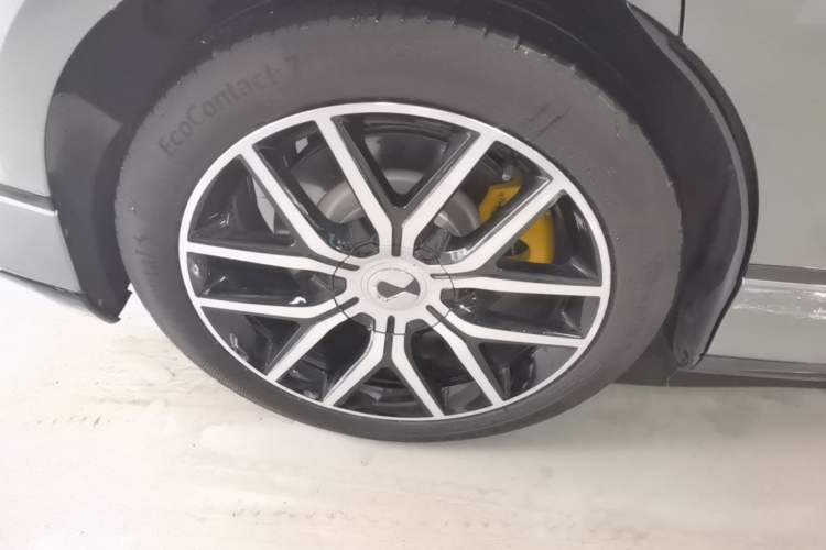 Used Denza Z9GT 2024 1100 4x4 Ultra First Edition Right Rear Wheel Hub
