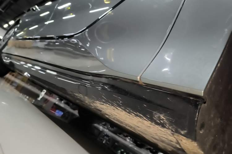 Used Denza Z9GT 2024 1100 Four-Wheel Drive Max Edition Right Side Sill