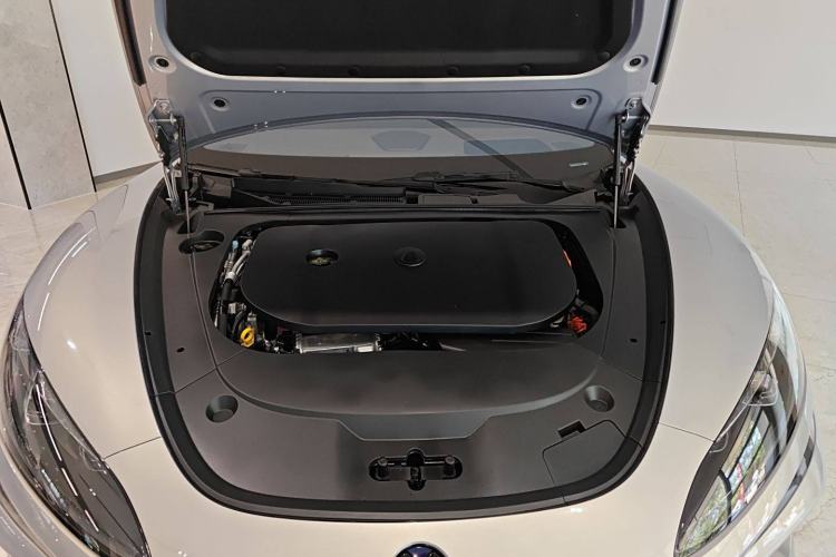 Used Denza Z9GT 2024 1100 Four-Wheel Drive Max Edition Engine Bay
