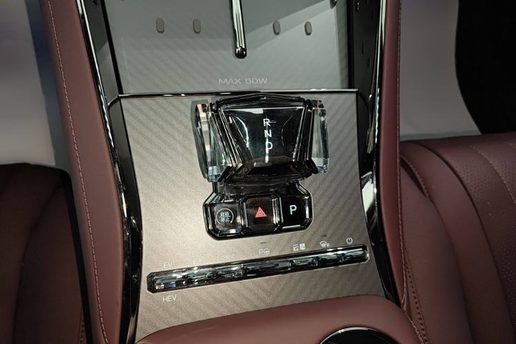 Used Denza Z9GT 2024 1100 Four-Wheel Drive Max Edition Gear Lever