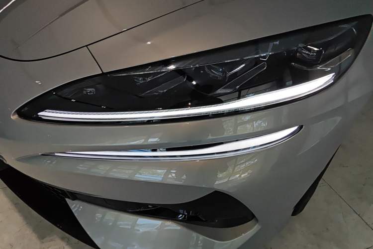 Used Denza Z9GT 2024 1100 Four-Wheel Drive Max Edition Left Front Headlight
