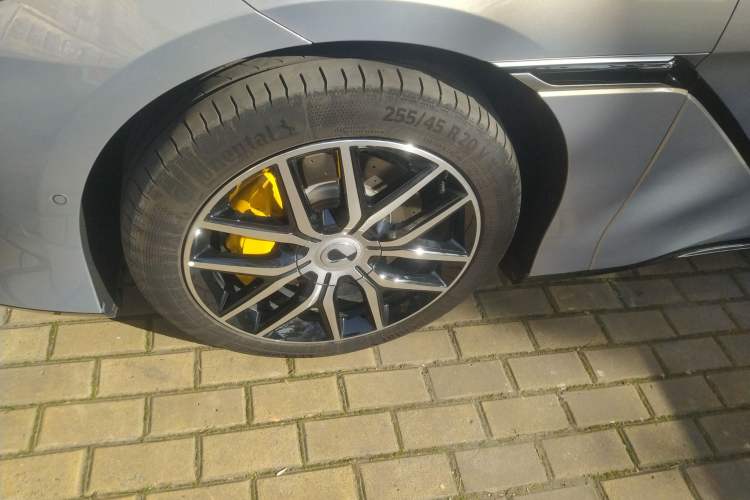 Used Denza Z9GT 2024 1100 Four-Wheel Drive Max Edition Left Front Wheel Hub