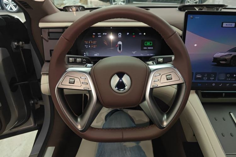 Used Denza Z9GT 2024 1100 4x4 Max First Edition Steering Wheel