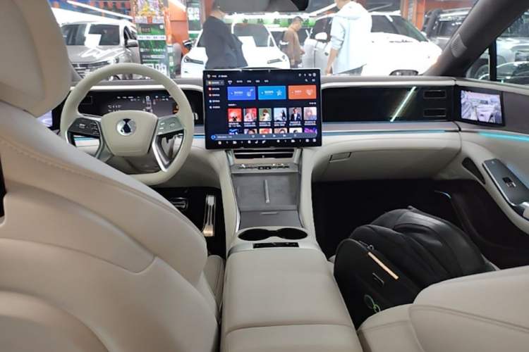 Used Denza Z9GT 2024 1100 Four-Wheel Drive Ultra Version Center Console