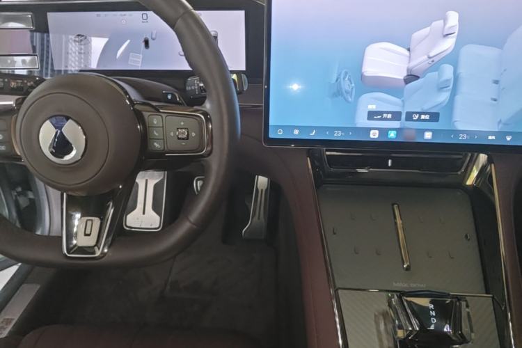 Used Denza Z9GT 2024 1100 4x4 Ultra First Edition Center Console