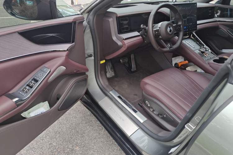 Used Denza Z9GT 2024 1100 Four-Wheel Drive Max Edition Driver Seat