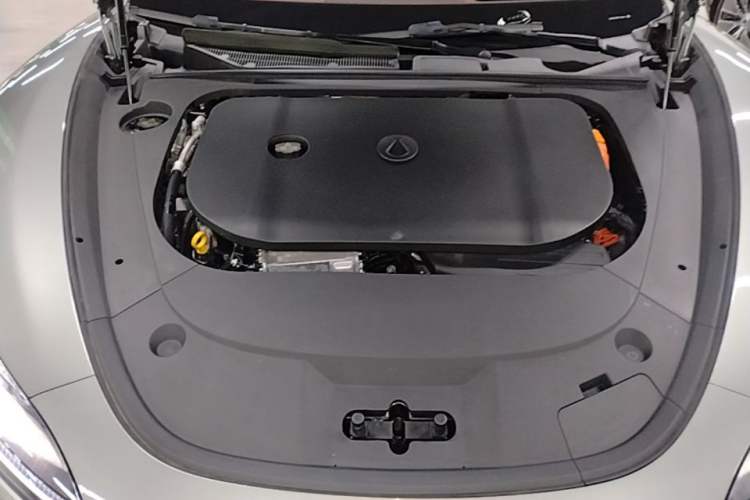 Used Denza Z9GT 2024 1100 Four-Wheel Drive Max Edition Engine Bay