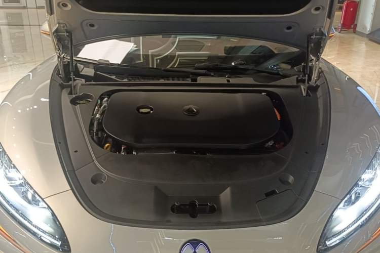 Used Denza Z9GT 2024 1100 Four-Wheel Drive Ultra Version Engine Bay