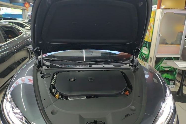 Used Denza Z9GT 2024 1100 Four-Wheel Drive Ultra Version Engine Bay