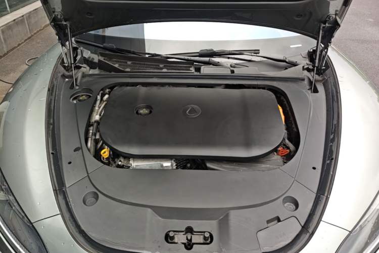 Used Denza Z9GT 2024 1100 Four-Wheel Drive Ultra Version Engine Bay
