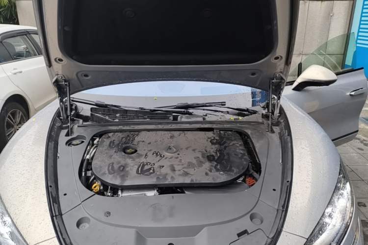 Used Denza Z9GT 2024 1100 Four-Wheel Drive Ultra Version Engine Bay