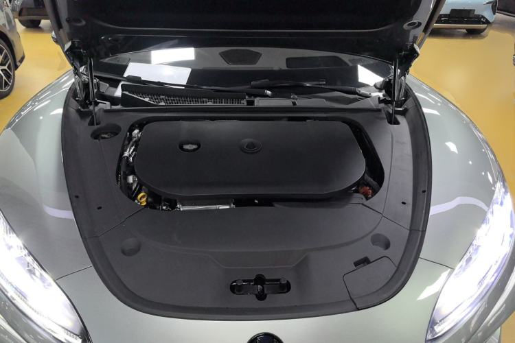 Used Denza Z9GT 2024 1100 Four-Wheel Drive Ultra Version Engine Bay