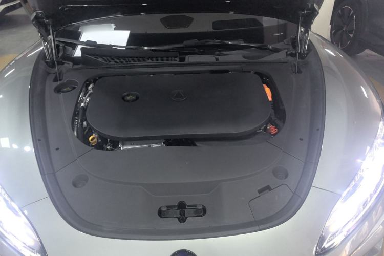 Used Denza Z9GT 2024 1100 Four-Wheel Drive Ultra Version Engine Bay