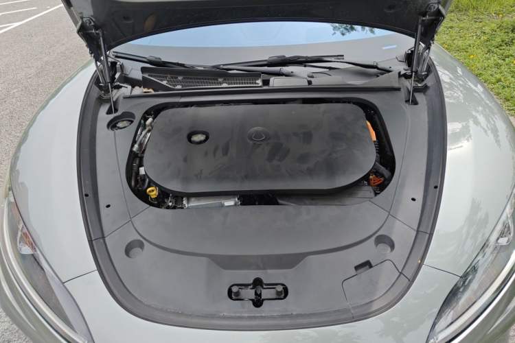 Used Denza Z9GT 2024 1100 Four-Wheel Drive Max Edition Engine Bay