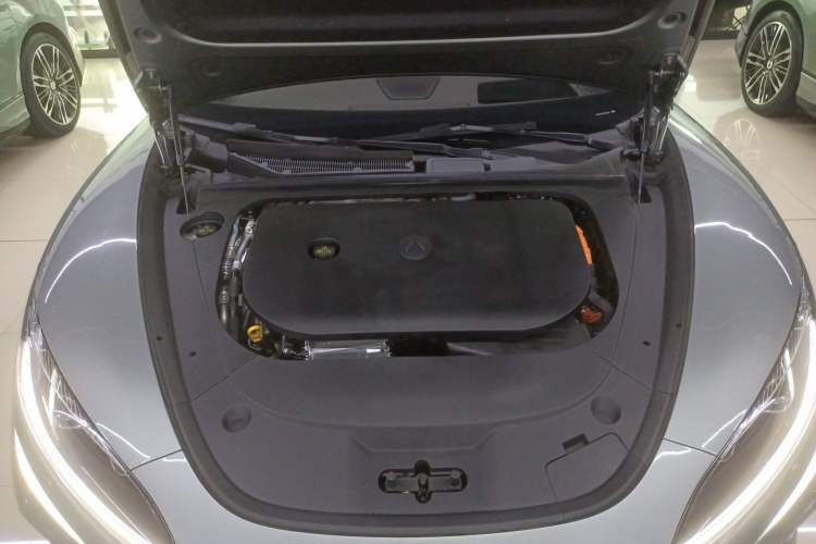 Used Denza Z9GT 2024 1100 Four-Wheel Drive Ultra Version Engine Bay