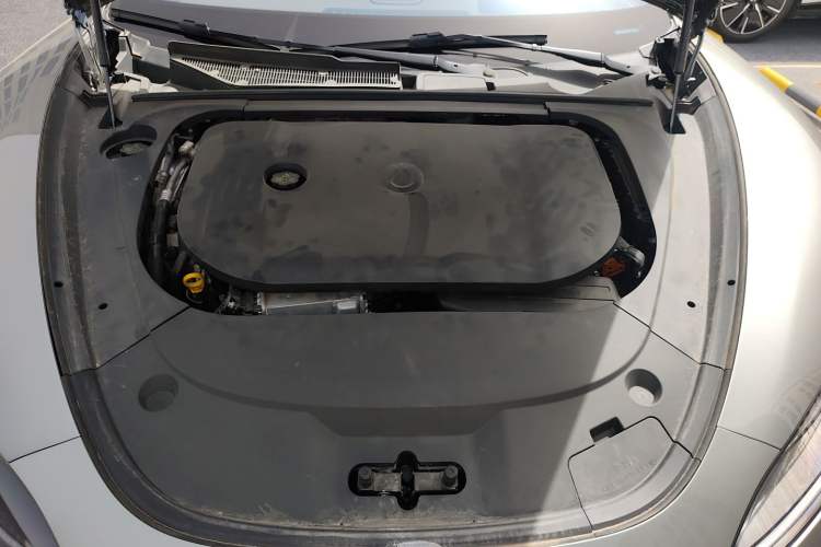 Used Denza Z9GT 2024 1100 Four-Wheel Drive Max Edition Engine Bay