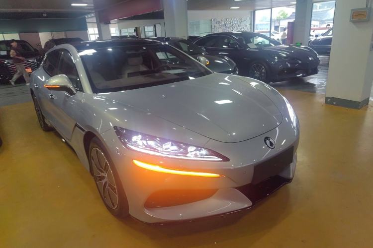 Used Denza Z9GT 2024 630 All-Wheel Drive Max Edition Exterior 2
