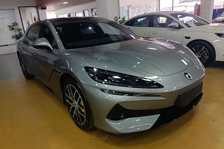 Used Denza Z9GT 2024 1100 Four-Wheel Drive Max Edition Front Right 45 Deg