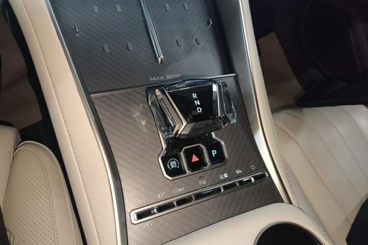 Used Denza Z9GT 2024 1100 Four-Wheel Drive Max Edition Gear Lever