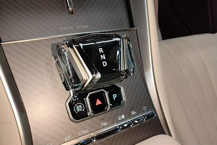 Used Denza Z9GT 2024 1100 Four-Wheel Drive Max Edition Gear Lever