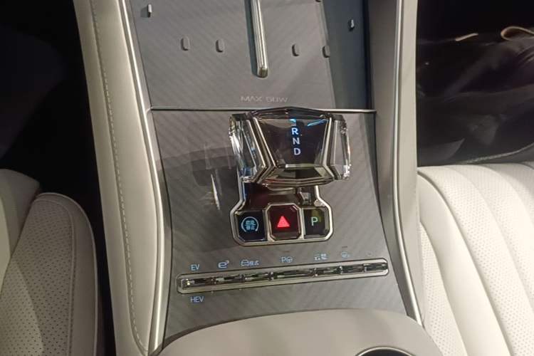 Used Denza Z9GT 2024 1100 Four-Wheel Drive Ultra Version Gear Lever