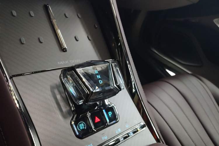 Used Denza Z9GT 2024 1100 Four-Wheel Drive Max Edition Gear Lever