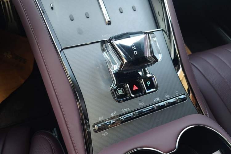 Used Denza Z9GT 2024 1100 Four-Wheel Drive Max Edition Gear Lever