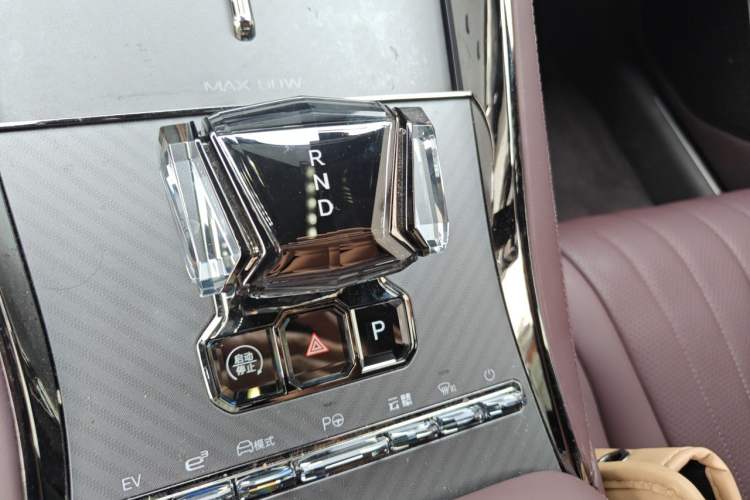 Used Denza Z9GT 2024 1100 Four-Wheel Drive Max Edition Gear Lever