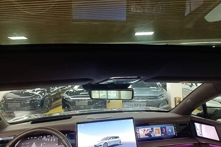 Used Denza Z9GT 2024 1100 4x4 Ultra First Edition Headliner