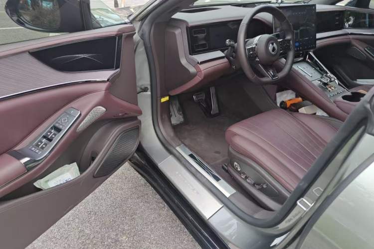 Used Denza Z9GT 2024 1100 Four-Wheel Drive Max Edition Interior 2