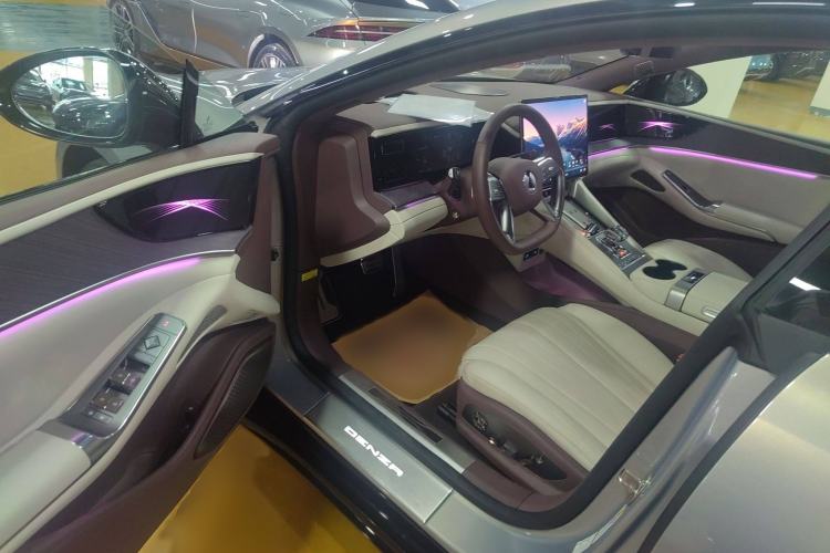 Used Denza Z9GT 2024 630 All-Wheel Drive Max Edition Interior 3