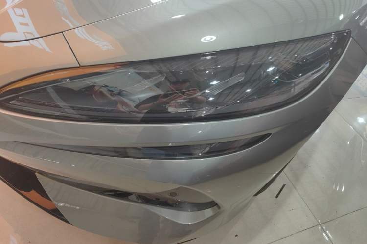 Used Denza Z9GT 2024 1100 Four-Wheel Drive Ultra Version Left Front Headlight