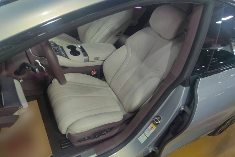 Used Denza Z9GT 2024 630 All-Wheel Drive Max Edition Left Front Seat