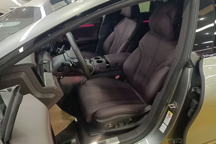 Used Denza Z9GT 2024 1100 4x4 Max First Edition Left Front Seat