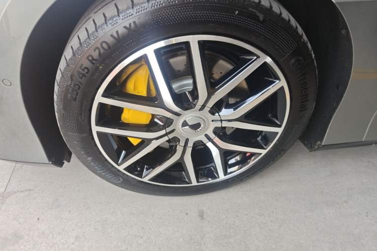 Used Denza Z9GT 2024 1100 4x4 Pro Version Left Front Wheel Hub