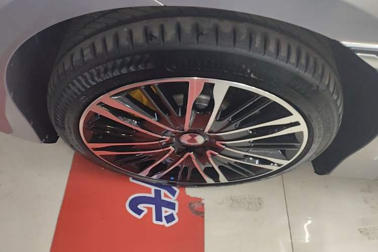 Used Denza Z9GT 2024 1100 Four-Wheel Drive Ultra Version Left Front Wheel Hub