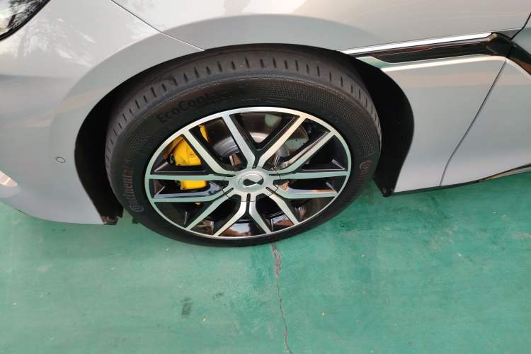 Used Denza Z9GT 2024 1100 4x4 Pro Version Left Front Wheel Hub